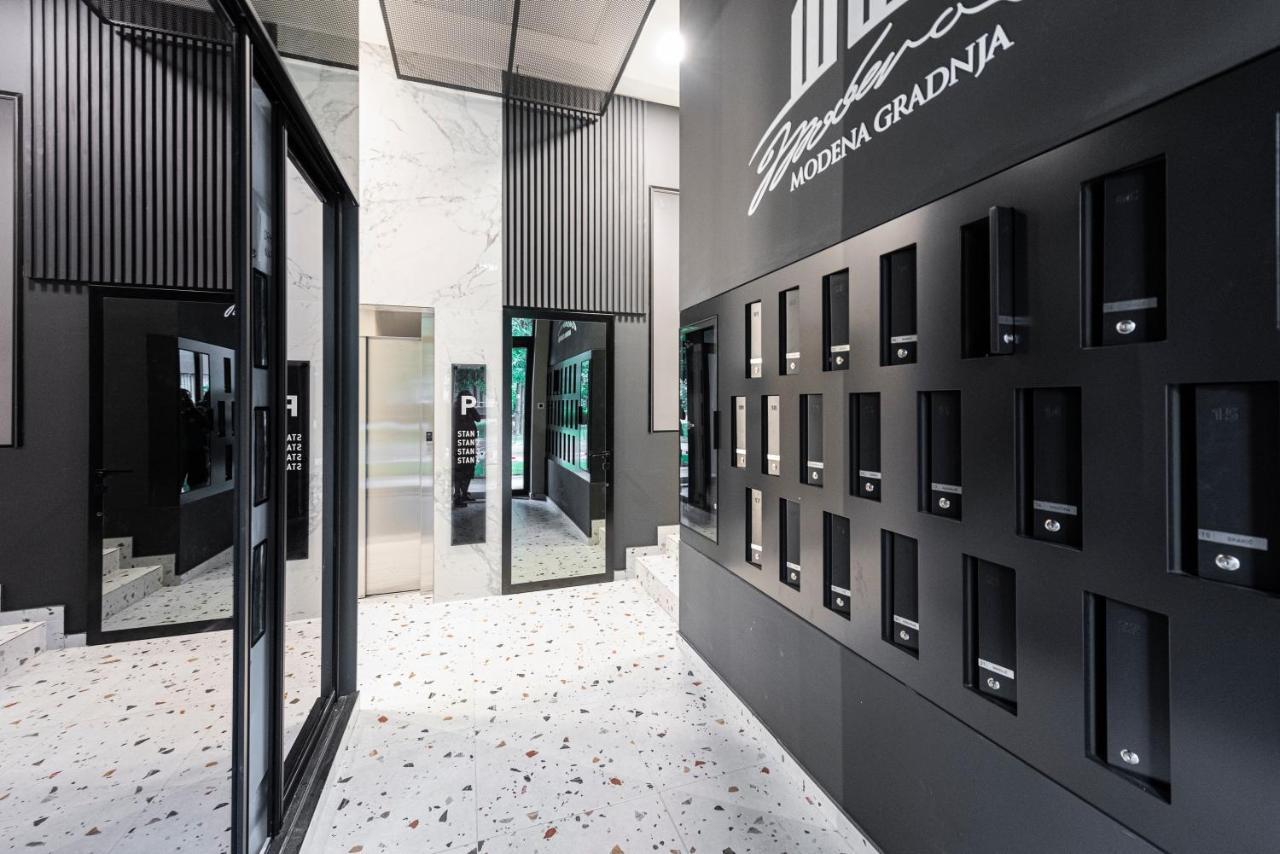 Vertigo Modern Studio-Free Private Parking-Fast Wi-Fi Novi Sad Exterior photo