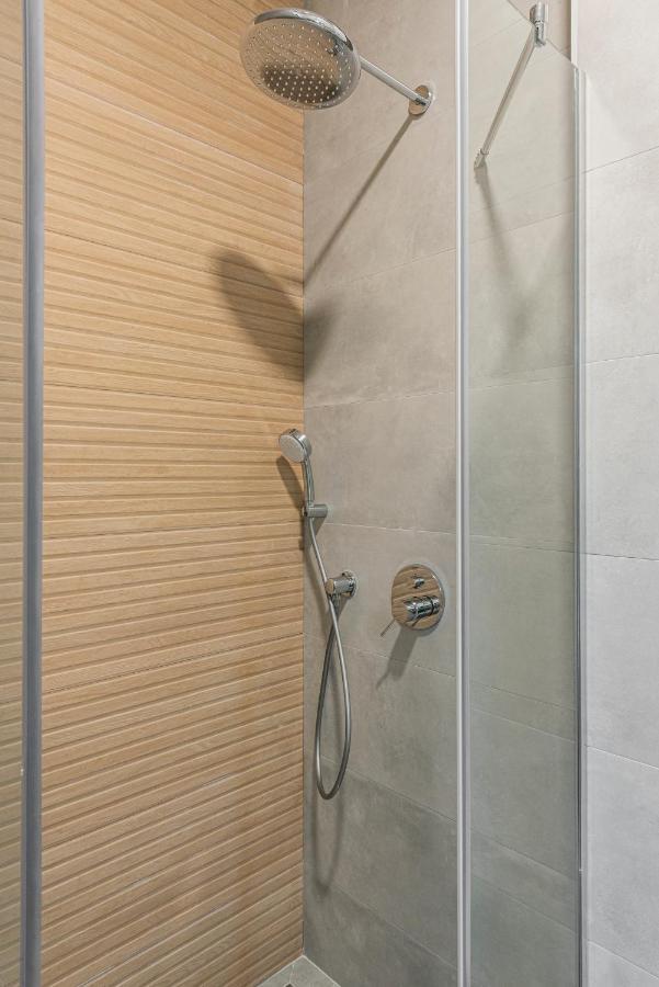 Vertigo Modern Studio-Free Private Parking-Fast Wi-Fi Novi Sad Exterior photo